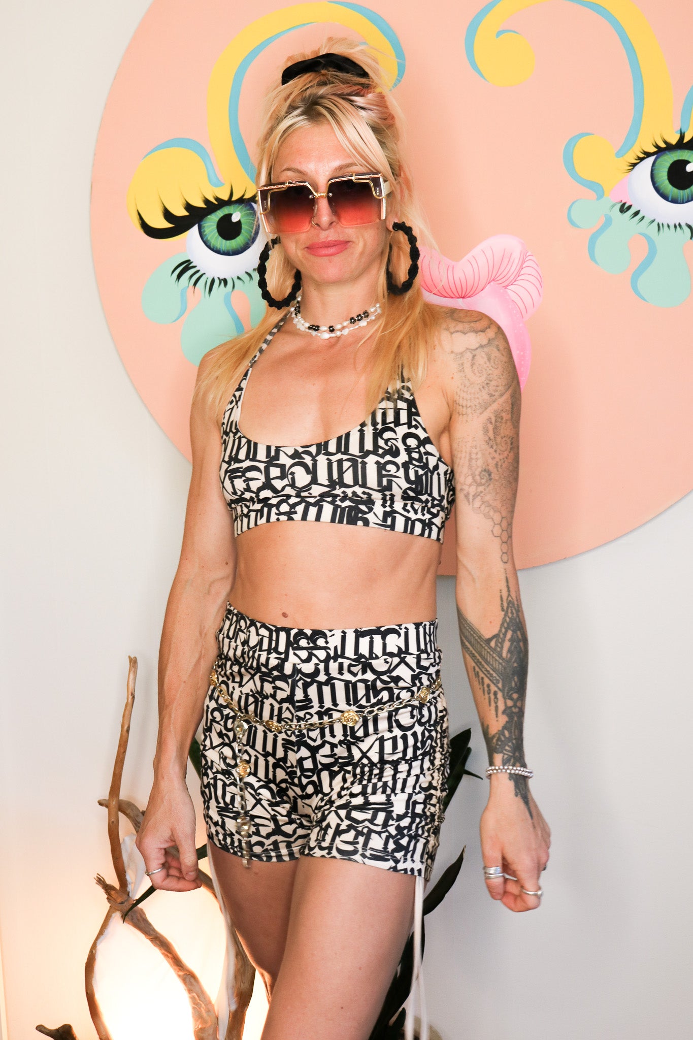 SECRET SNAX SCRUNCH SHORTS BLACK