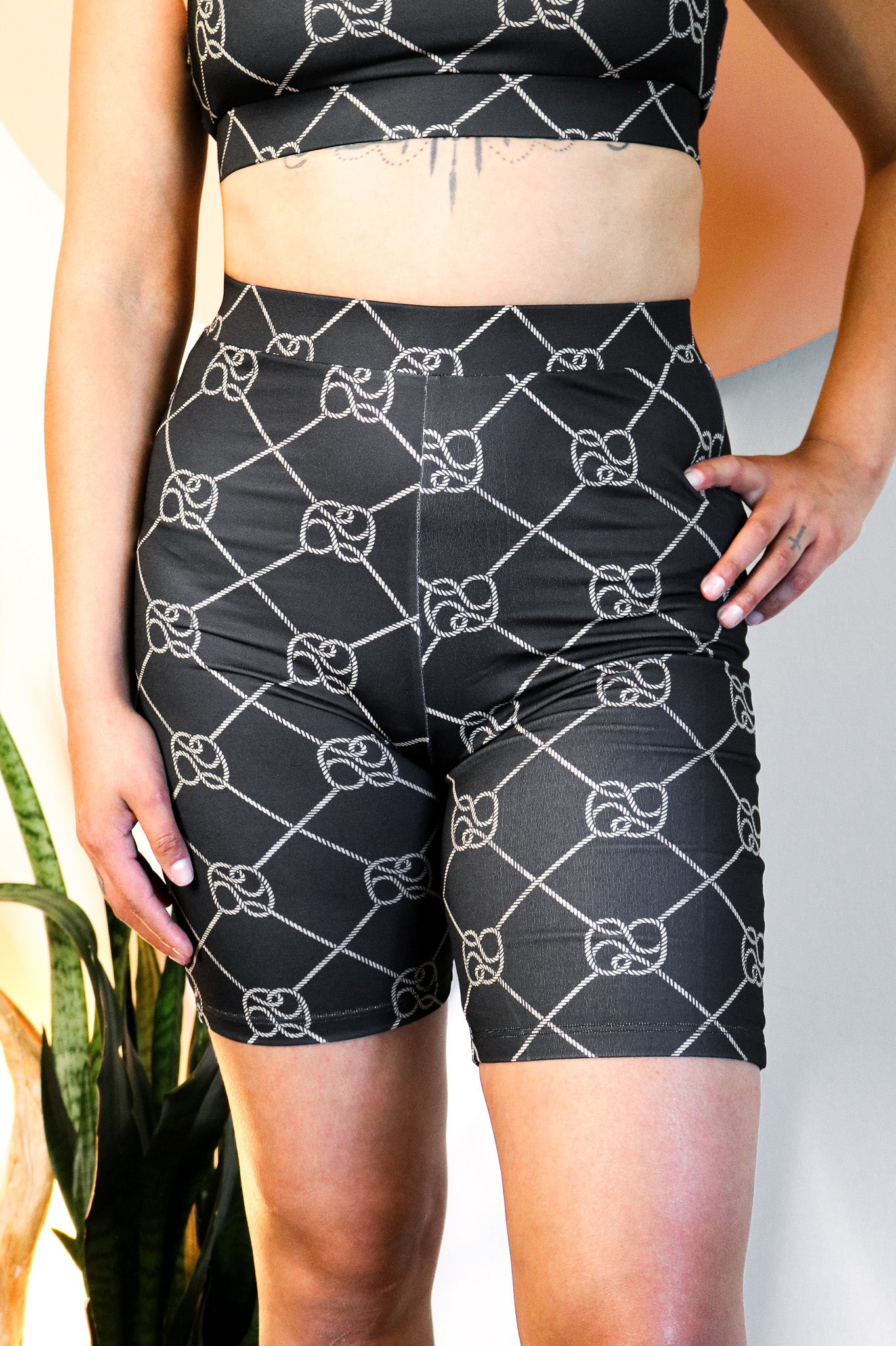 HARD KNOT BIKE SHORTS BLACK