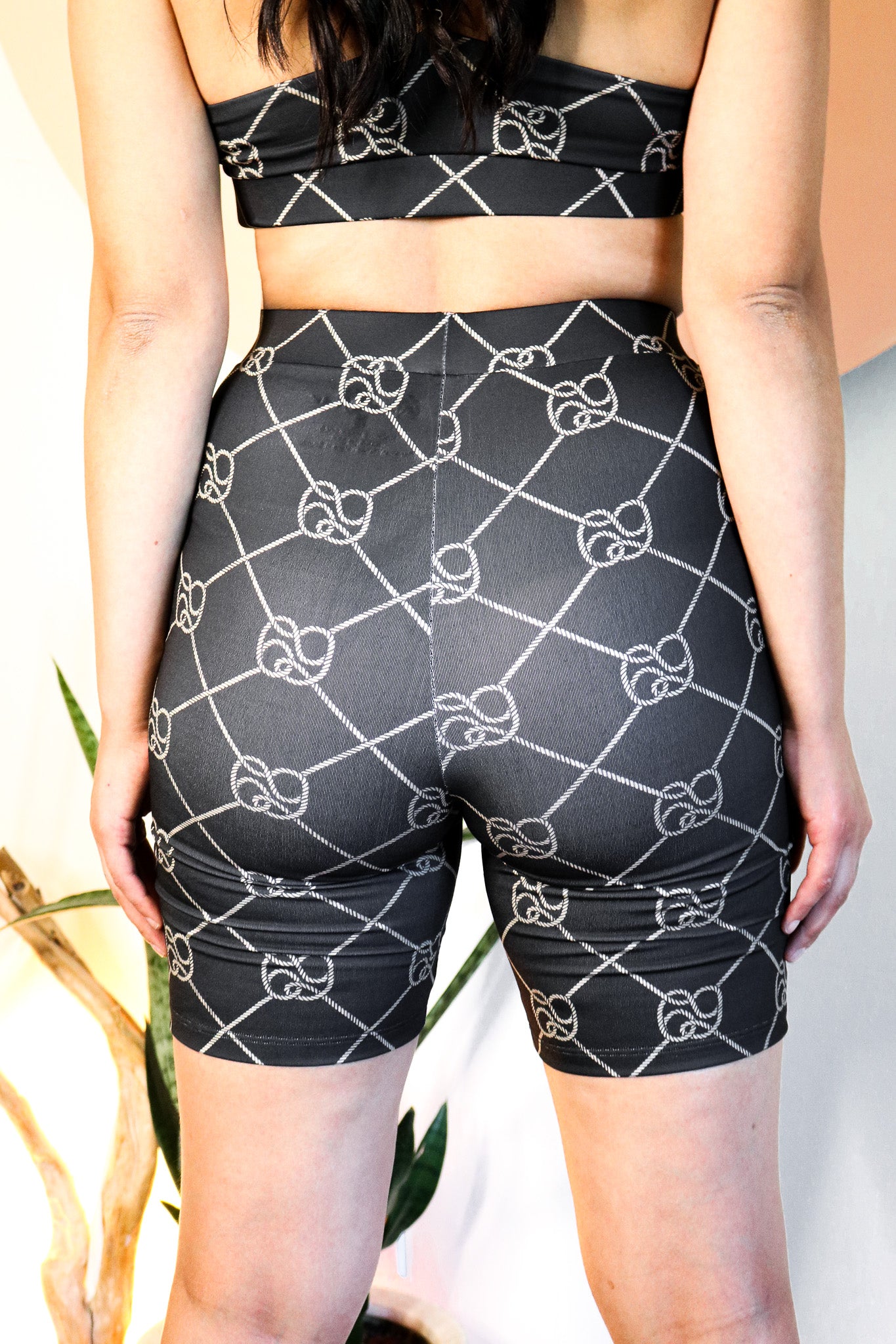 HARD KNOT BIKE SHORTS BLACK