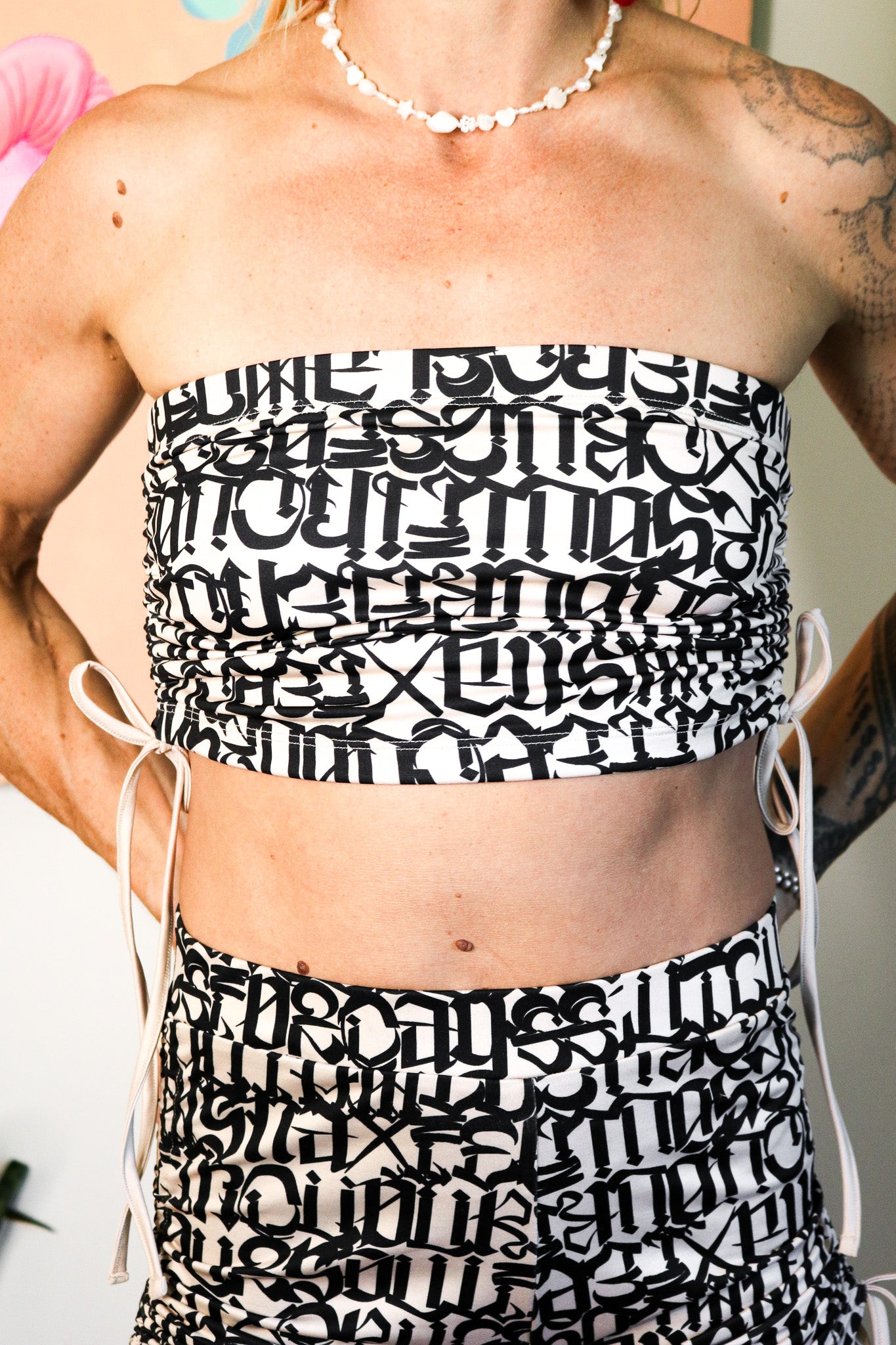 SECRET SNAX SCRUNCH TOP BLACK